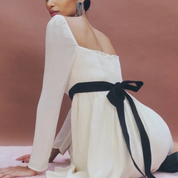 REFORMATION Red Long Sleeve Mini Dress with Black Waist belt - Picture 7 of 7